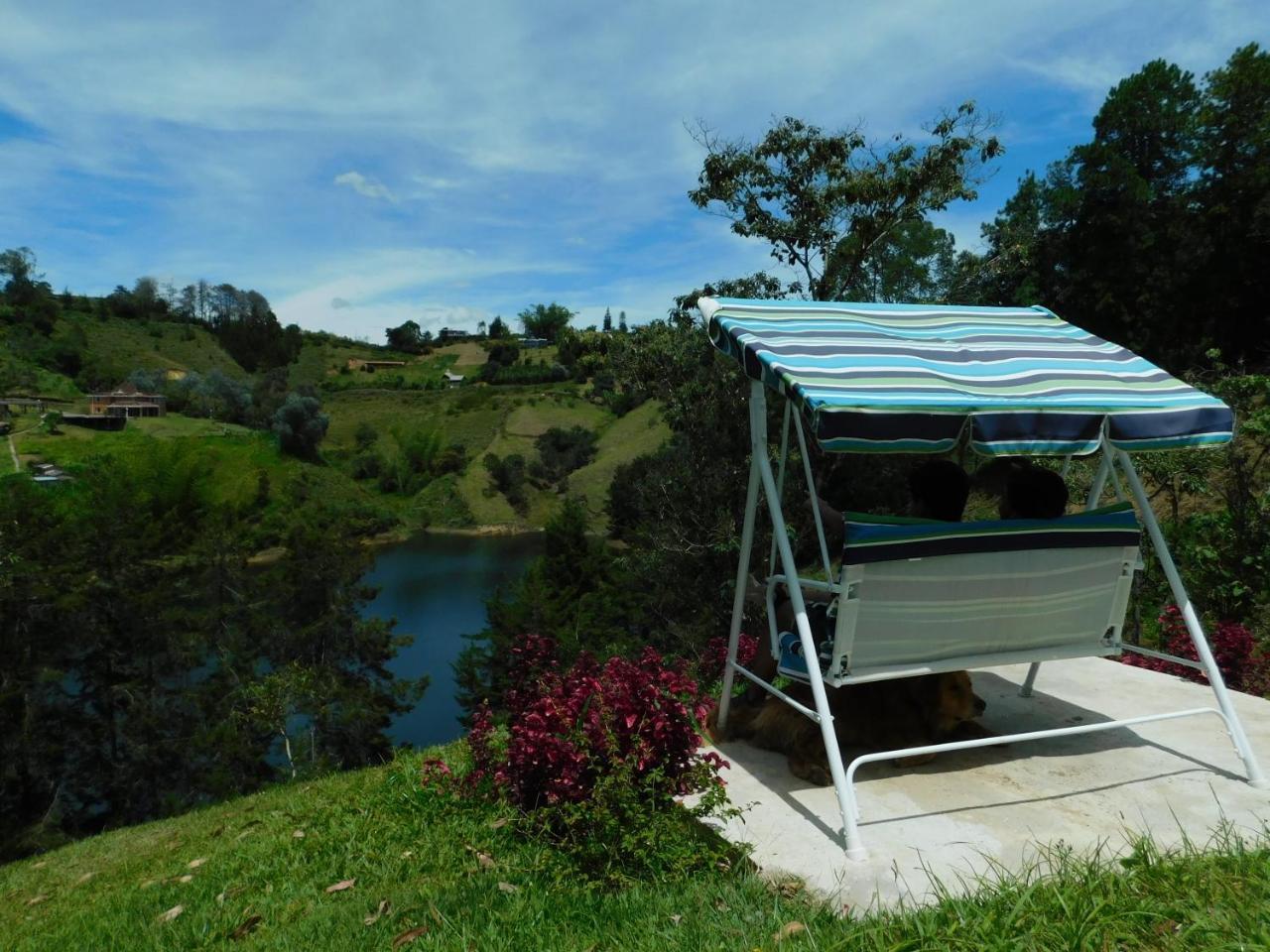 Bacoa Hostel Guatapé Extérieur photo